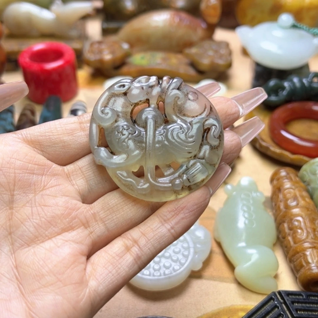 【闪购商品】蛇纹石玉颈饰未镶嵌