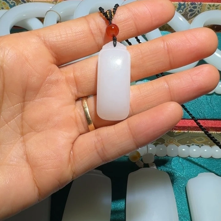 一***风和田玉未镶嵌颈饰