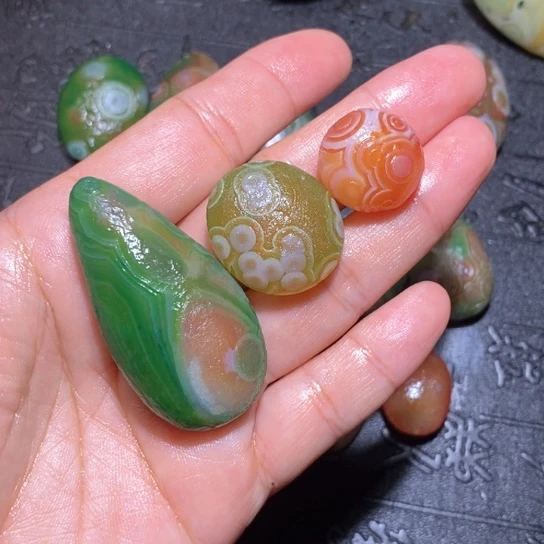 石英质玉珠宝半成品未镶嵌淡**…