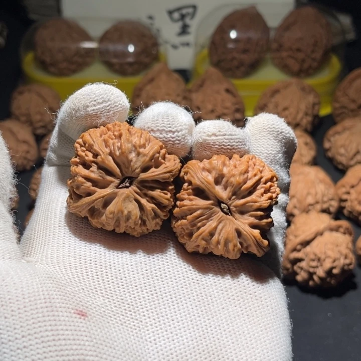 z***文玩核桃把件文玩核桃