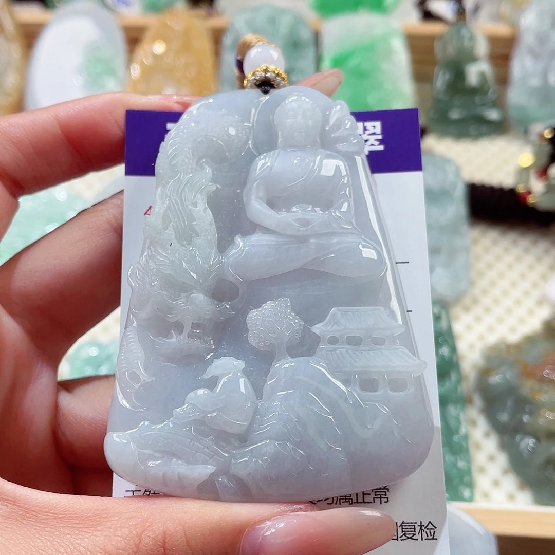 翡翠未镶嵌颈饰大日
