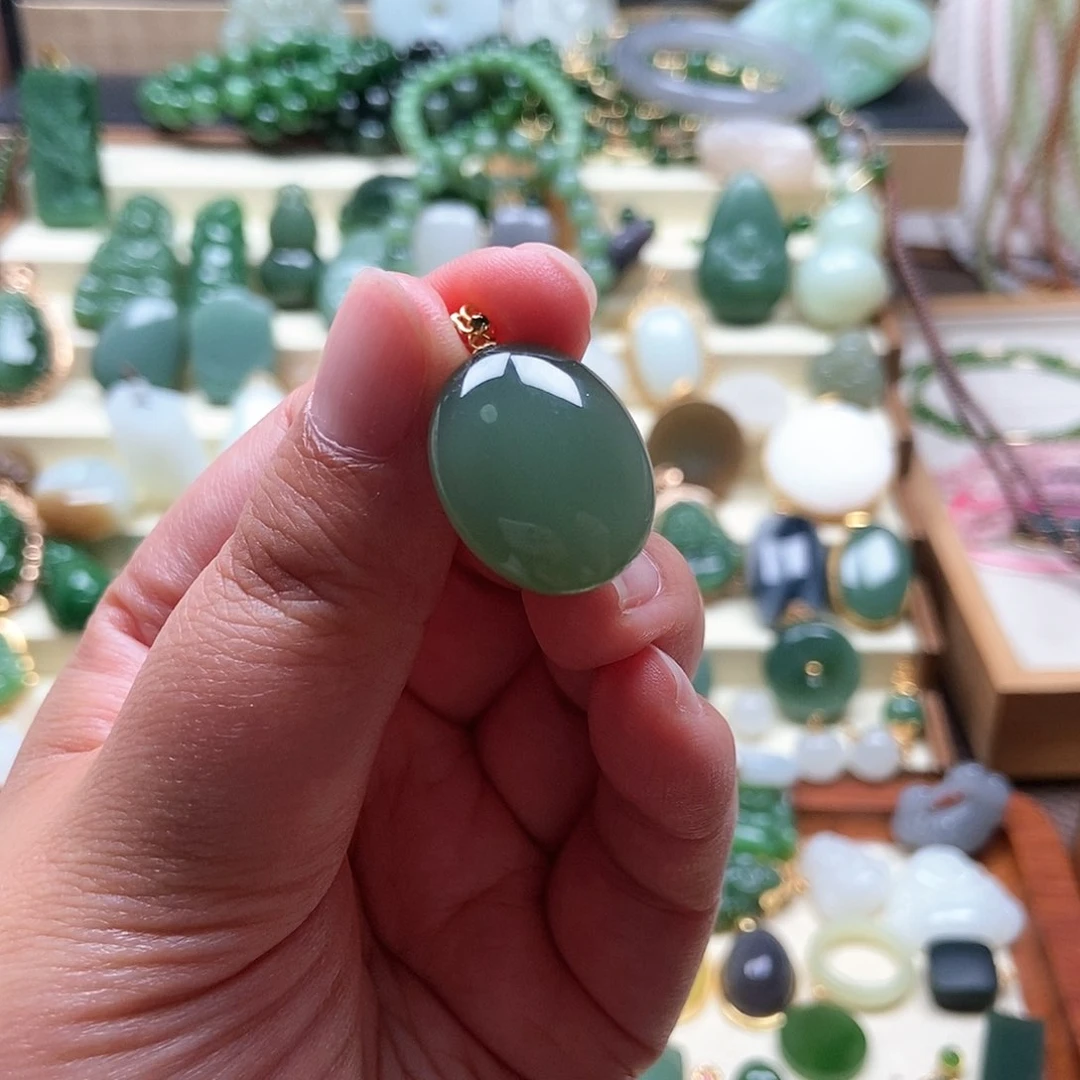 吊坠(不含链)18K金镶嵌和田玉