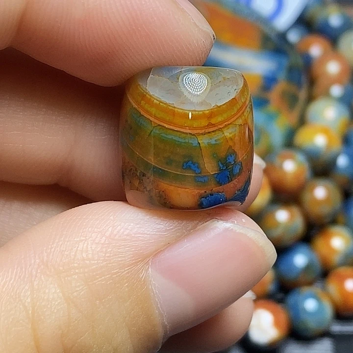 行***陈未镶嵌颈饰玛瑙/玉髓