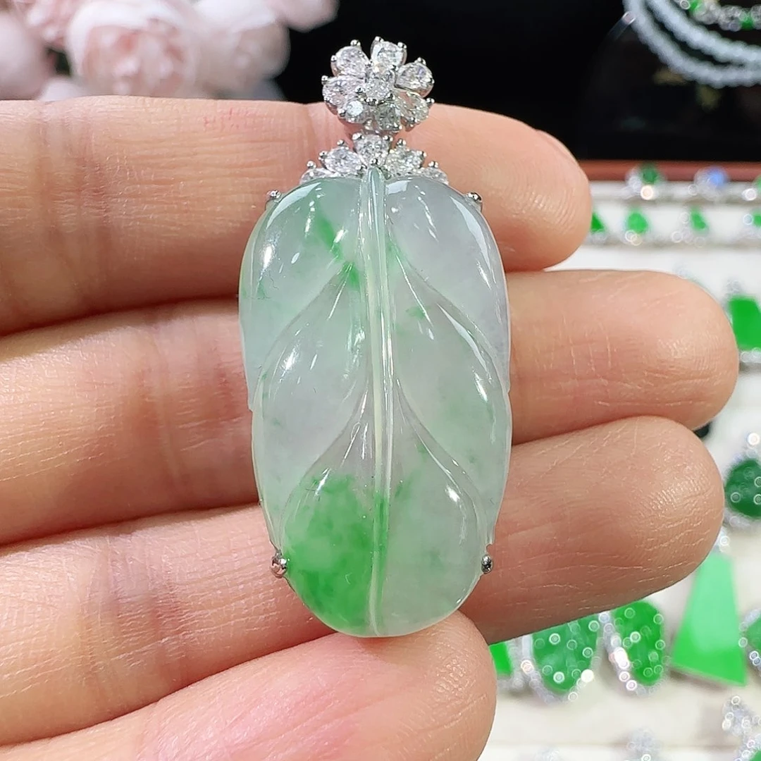 翡翠吊坠(不含链)18K金镶嵌