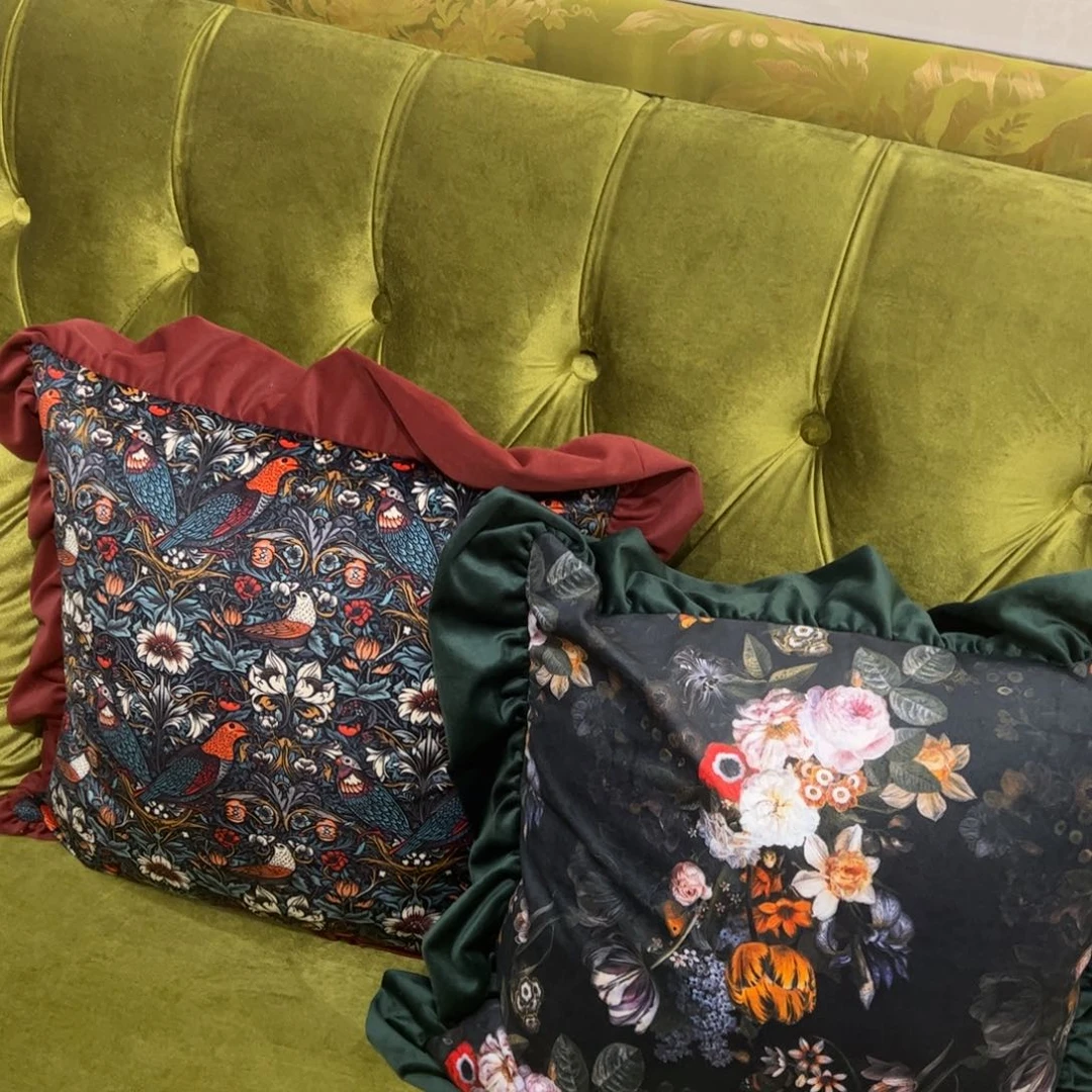 搪瓷一对含芯抱枕