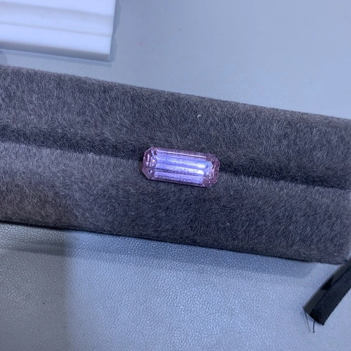 锂辉石裸石未镶嵌裸石7.8克拉