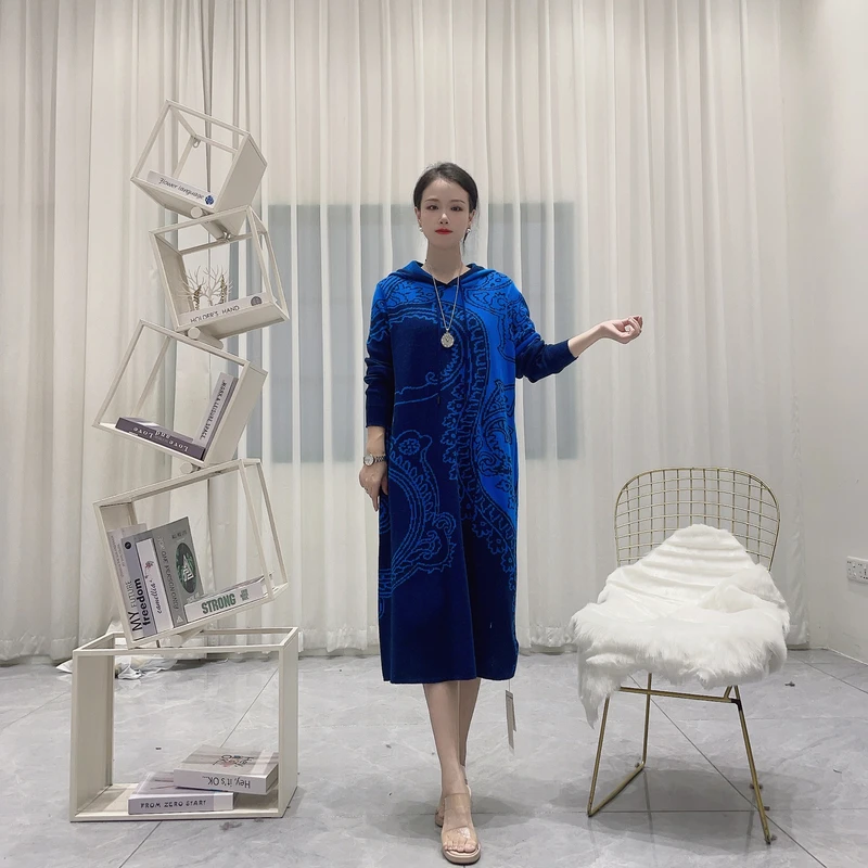 6036双色提花优雅气质款秋冬连帽长裙