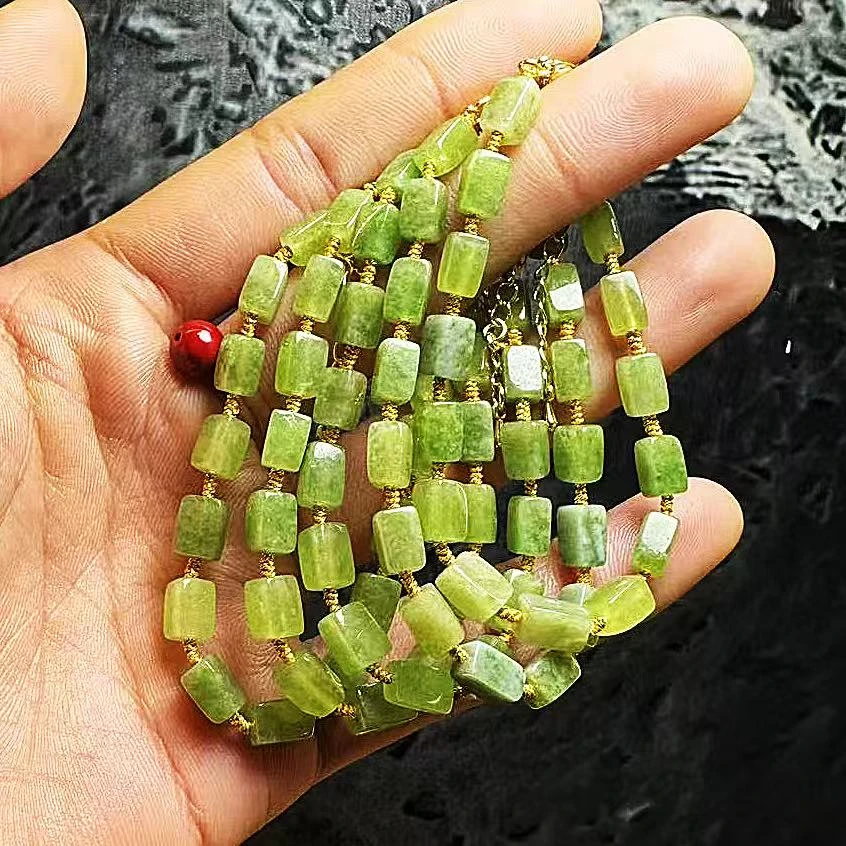 【皇后甄选】 C011001 辰砂DIY绿色随型手链-多样性发其一