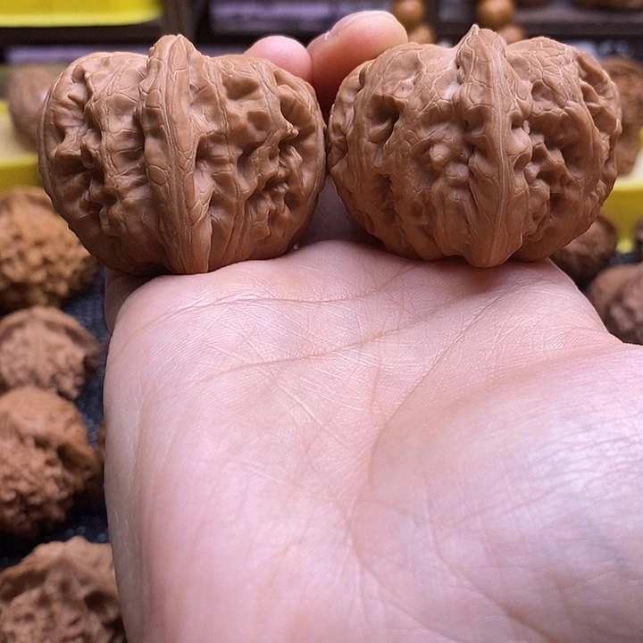 文玩核桃吊坠元宝45