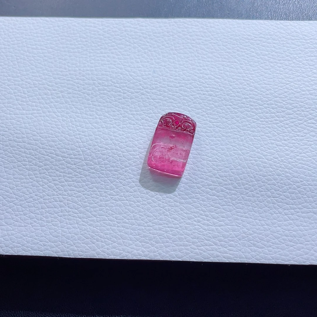 未镶嵌碧玺颈饰碧吊坠