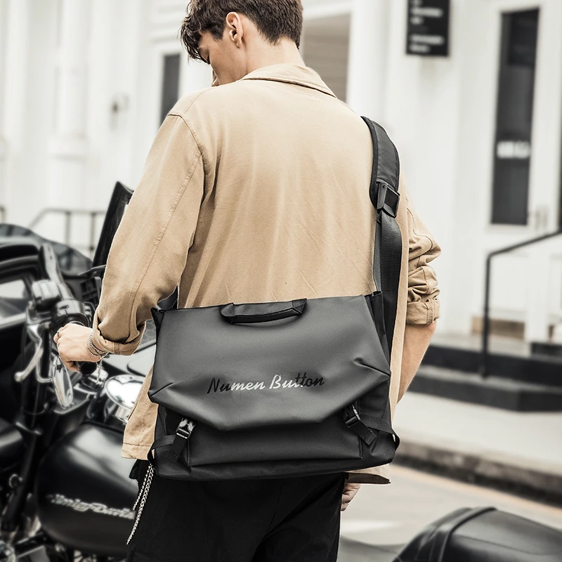 男士潮牌单肩包日系机能运动背包男士潮工装大容量邮差包斜挎包