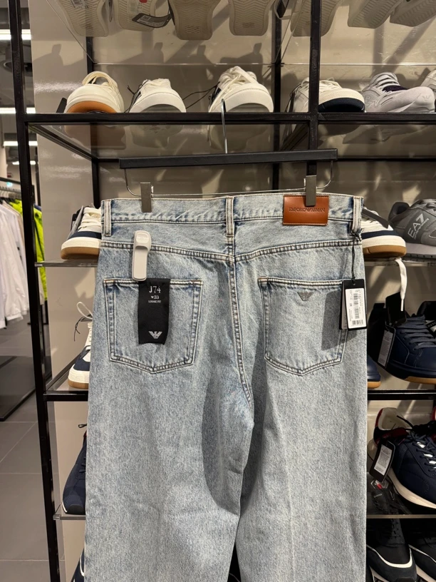 未使用 EMPORIO ARMANI/安普里奥·阿玛尼 J74 高腰宽松版型不退换