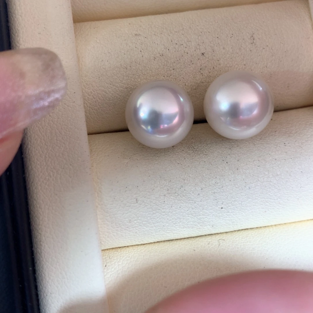 18K金镶嵌海水珍珠耳饰