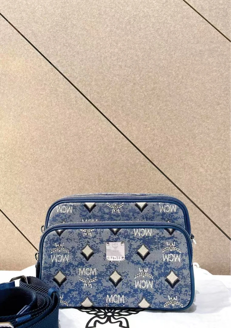 95新 MCM 帝爵鹏哥直播专享/MCM/牛仔相机单肩包