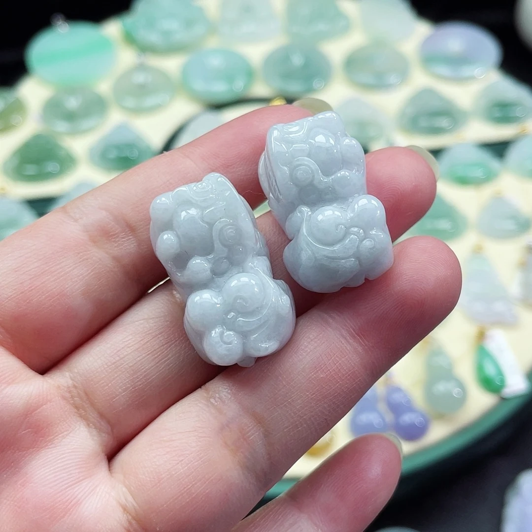 颈饰未镶嵌翡翠貔貅