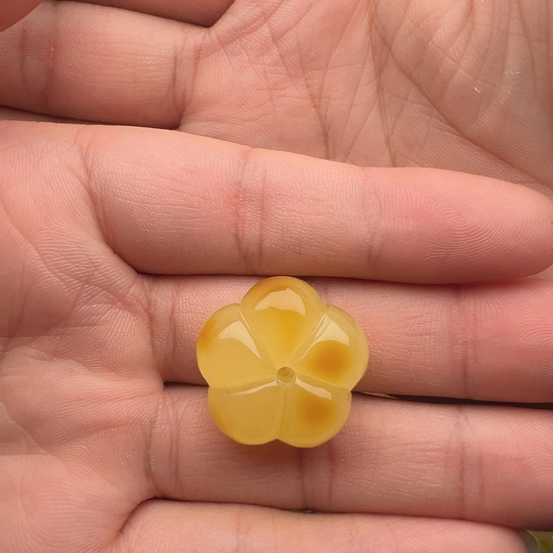 蜜蜡未镶嵌颈饰五瓣花吊坠