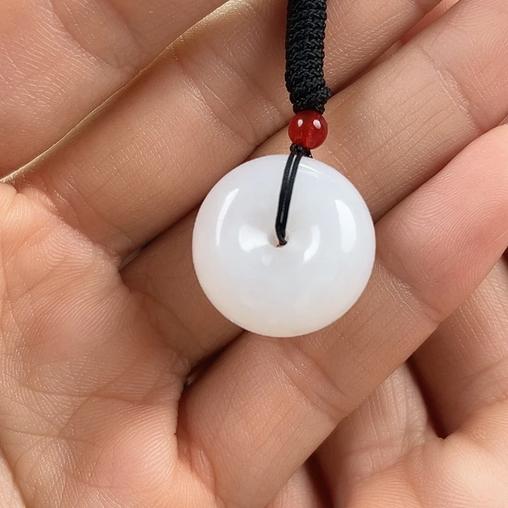 颈饰未镶嵌和田玉（糖玉）