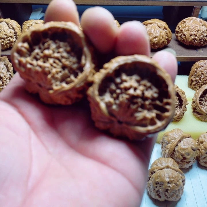 文玩核桃把件蛇头