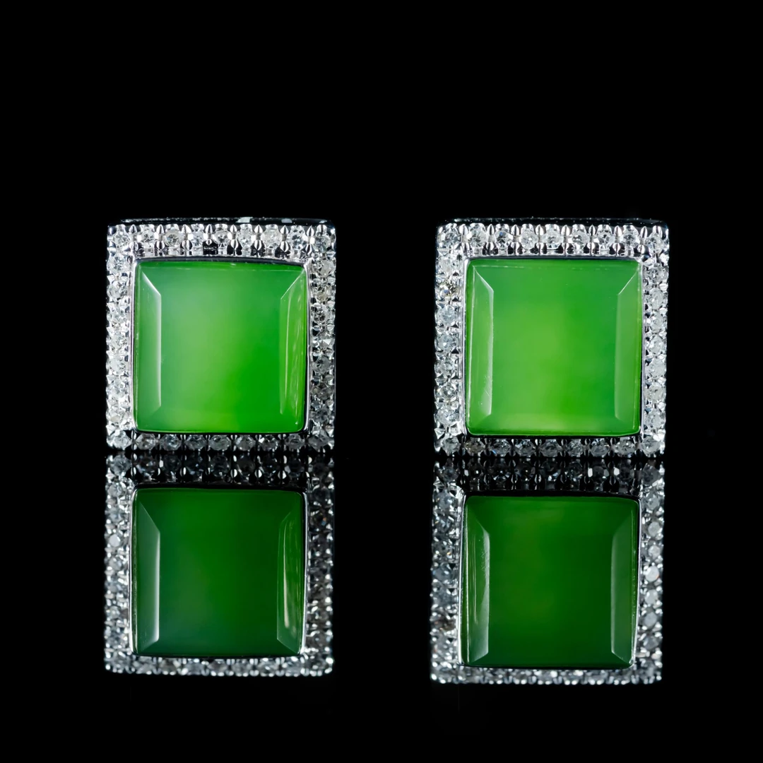 【周陶陶｜绿星】和田玉苹果绿方形耳钉 18K金镶钻 简洁大气设计