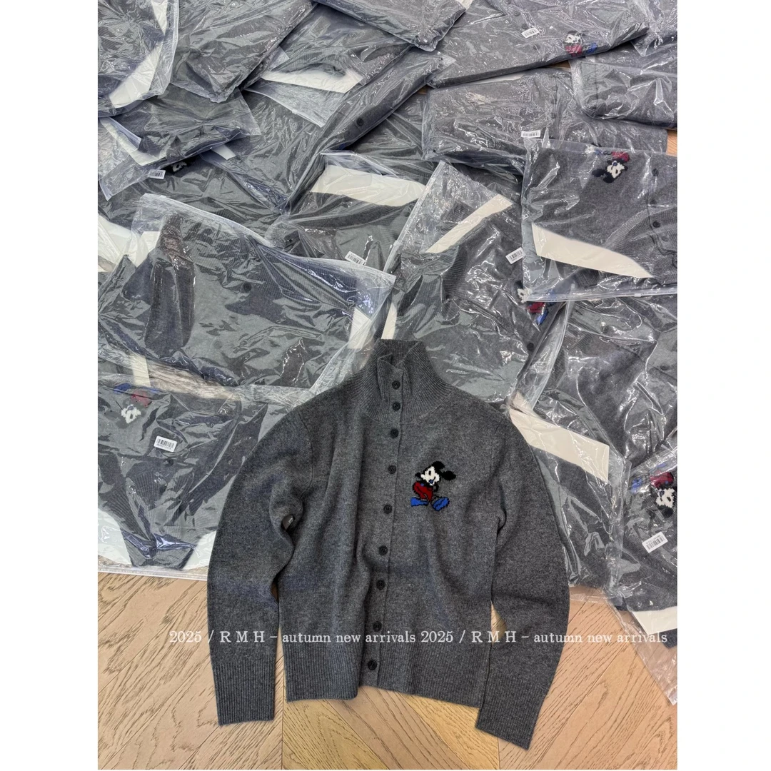 【YIBUDAOWEI】卡通米奇刺绣翻领单排扣宽松针织开衫 9887