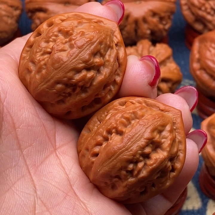 把件文玩核桃精品玉黄石