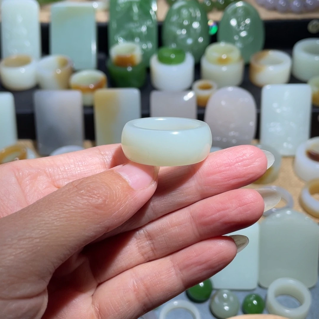 和田玉未镶嵌戒指