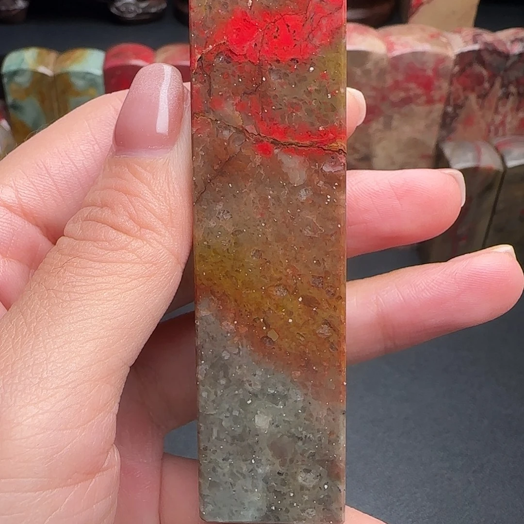 昌化石昌化鸡血石