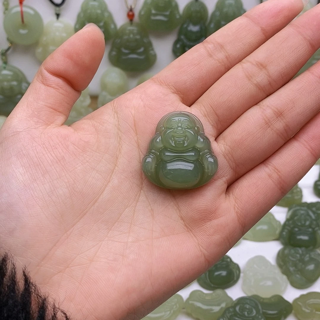 和田玉颈饰未镶嵌可***?