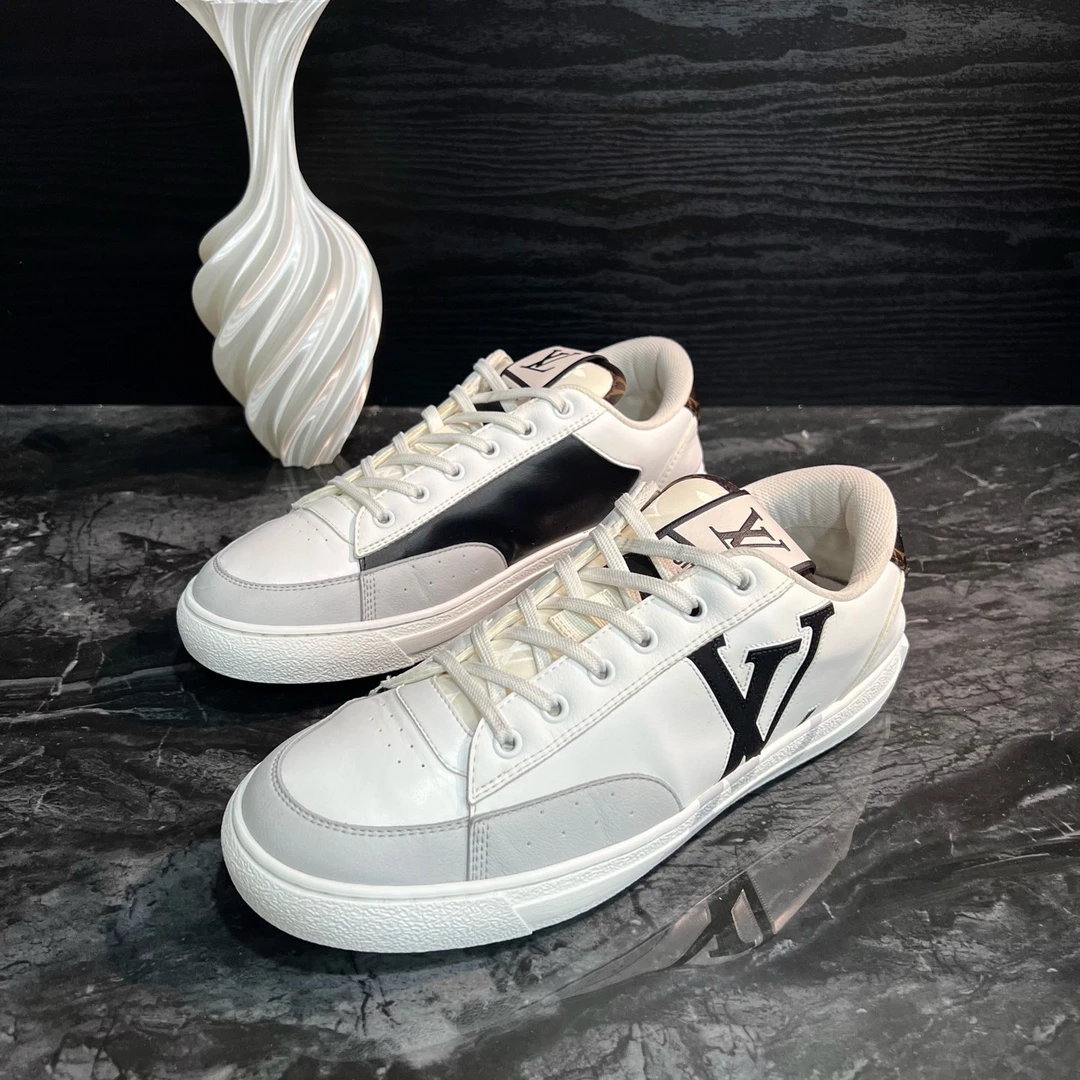 95新 LouisVuitton/路易威登 2036/41码/黑白查理拼接板鞋