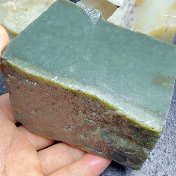 和田玉（糖玉）未镶嵌珠宝奇石