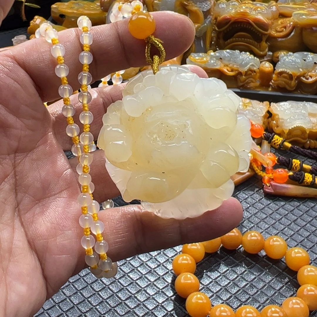 石英质玉未镶嵌颈饰