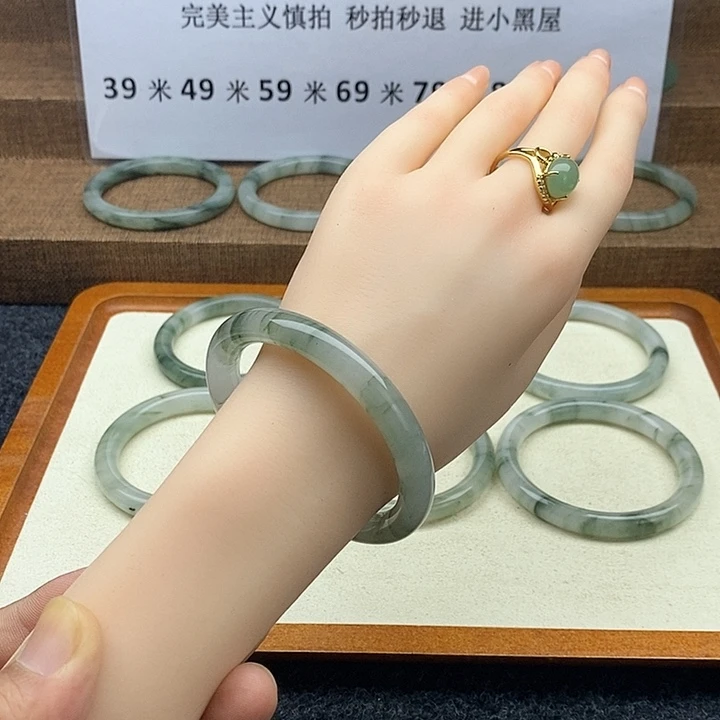未镶嵌手镯石英质玉7011