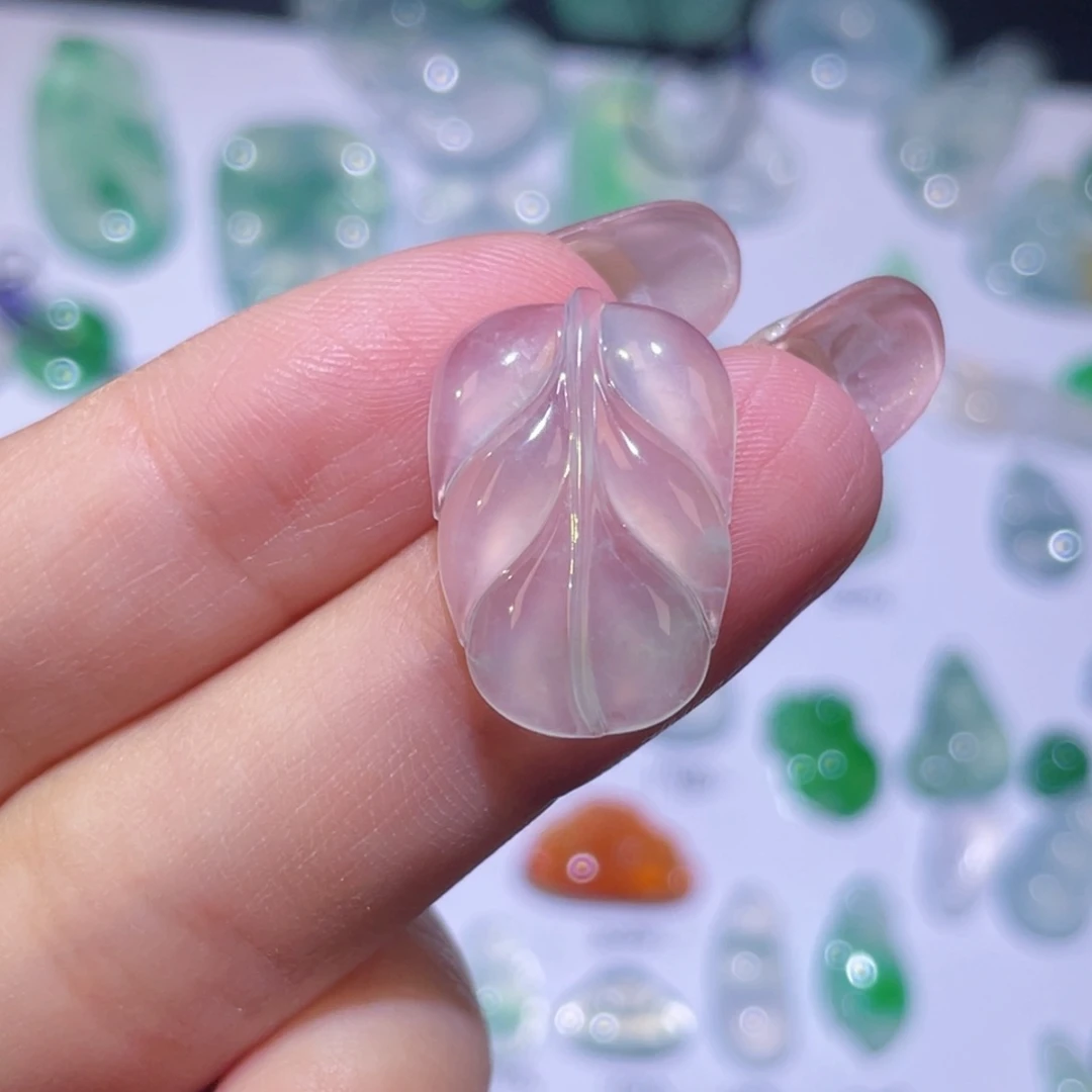 翡翠未镶嵌颈饰裸石