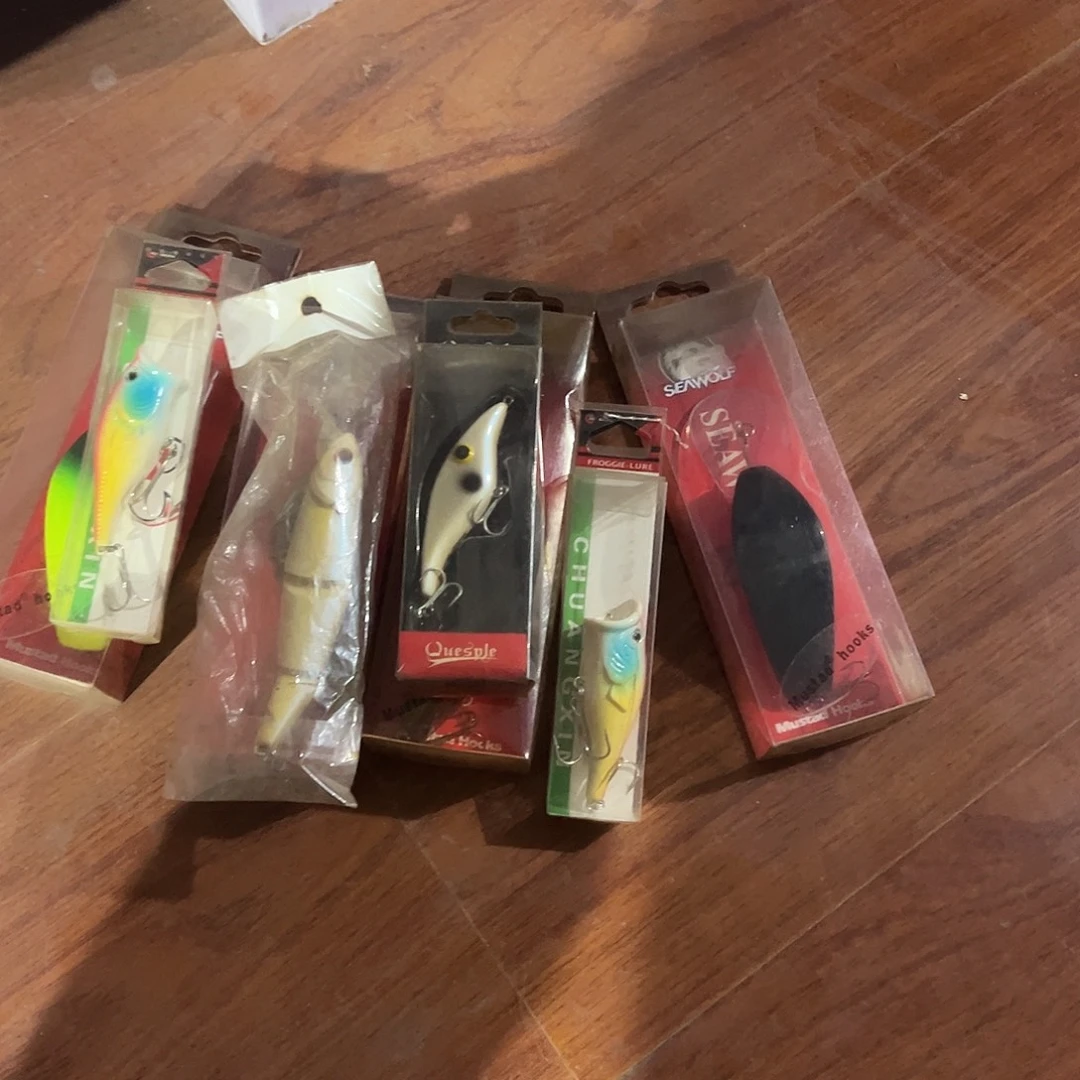 小***叔捡漏八个假耳超级