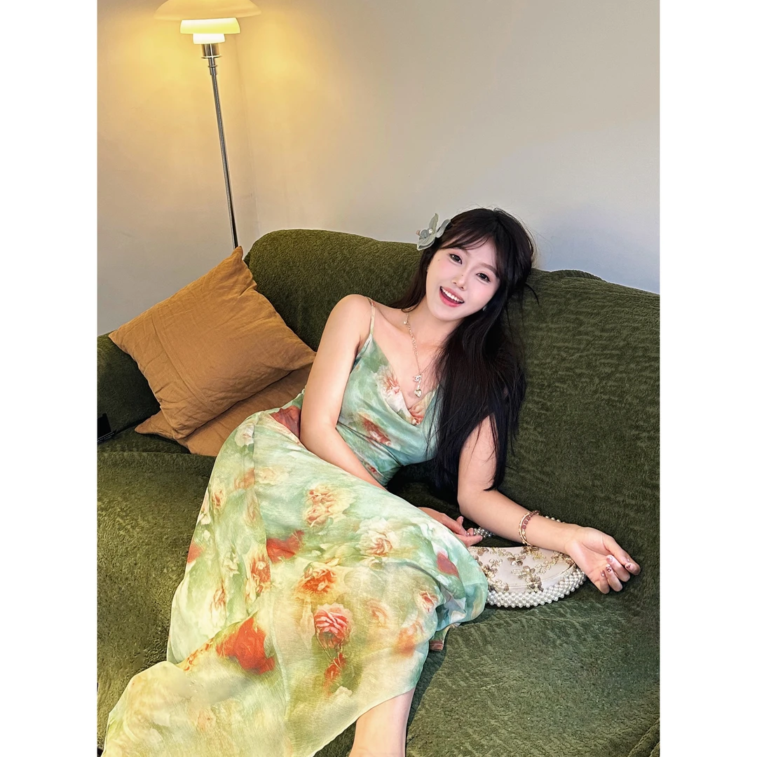 刘婆子店铺款【绿鸢】斜裁新款微胖显瘦吊带碎花连衣裙D1068