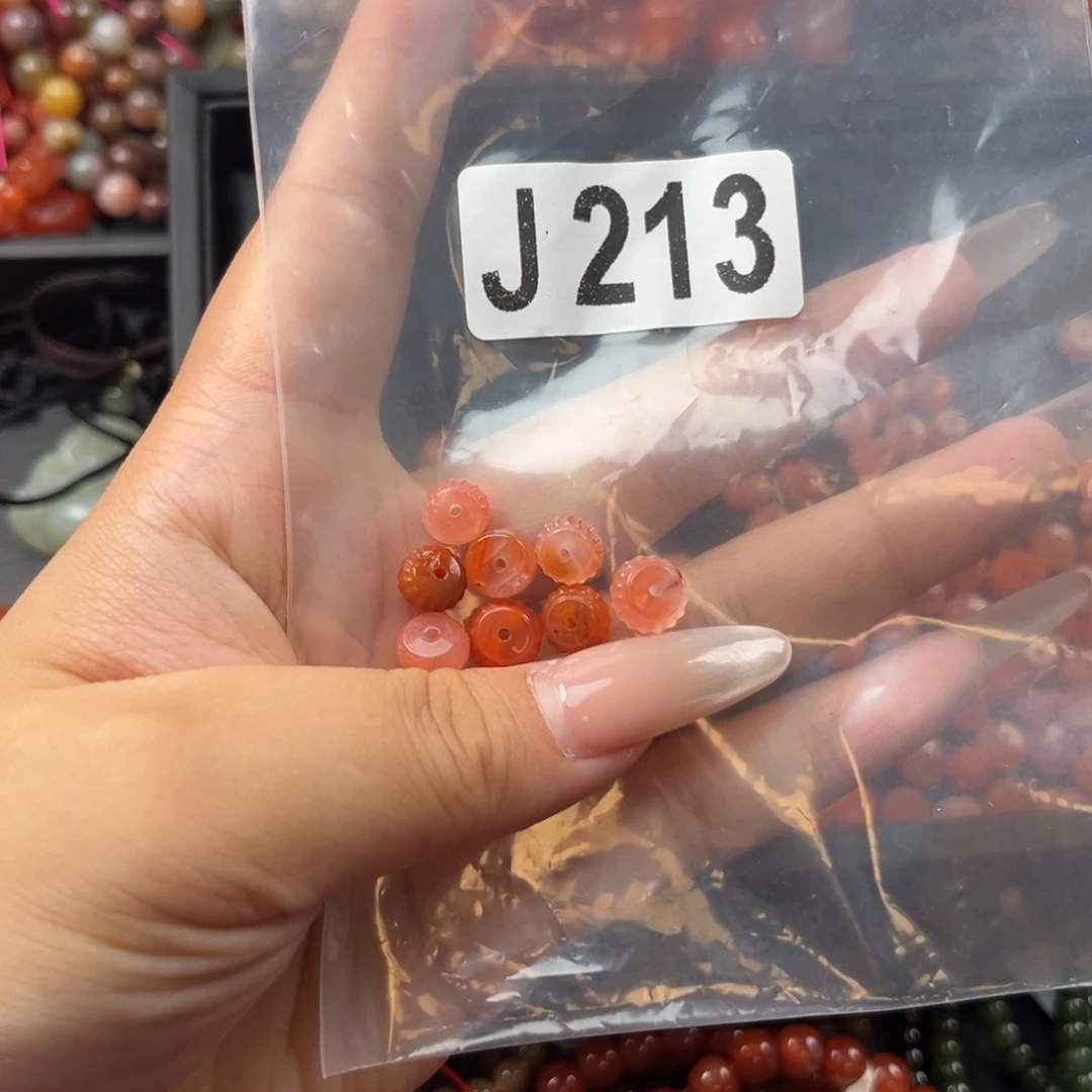 南红玛瑙未镶嵌珠宝奇石