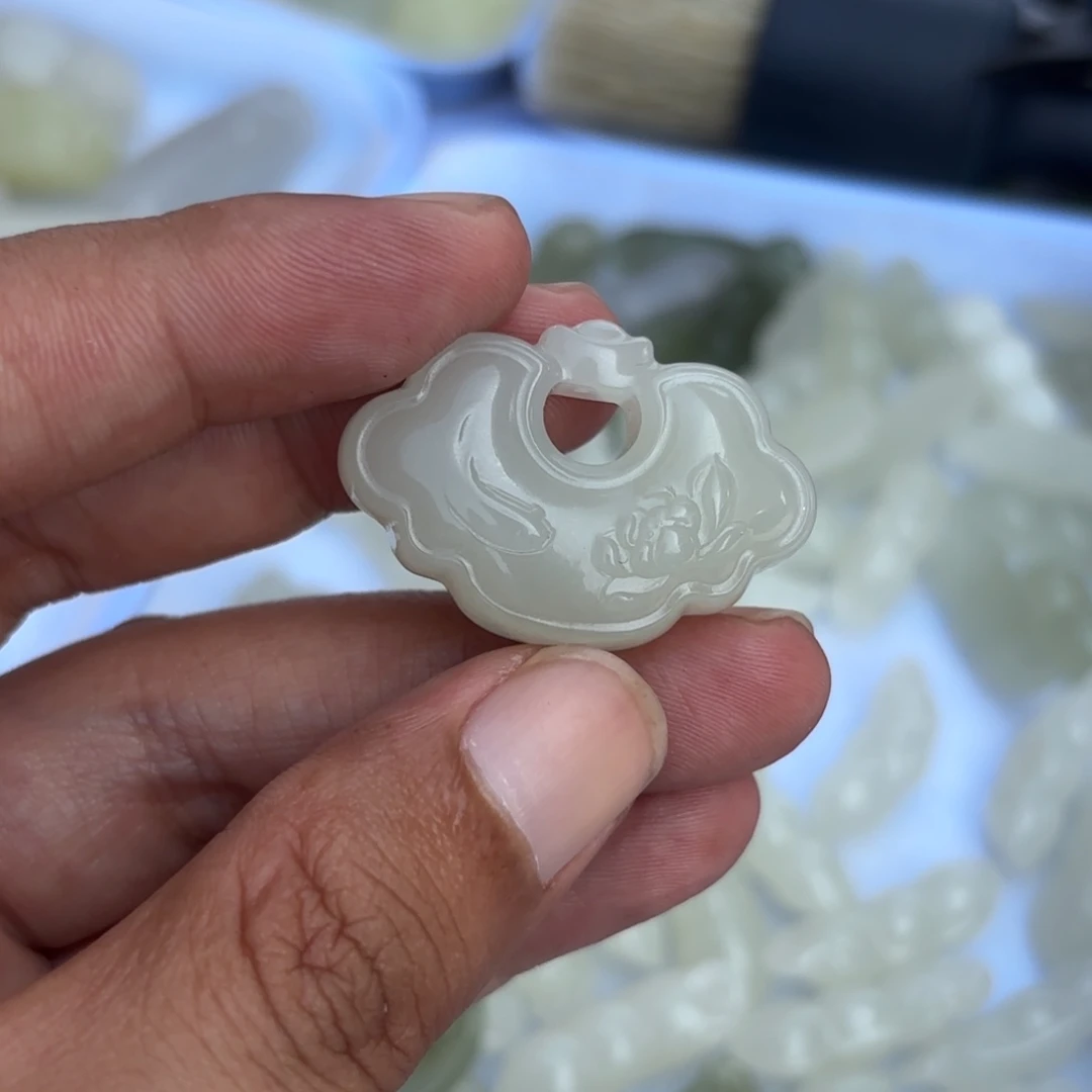 和田玉未镶嵌颈饰云**x如意35尺寸