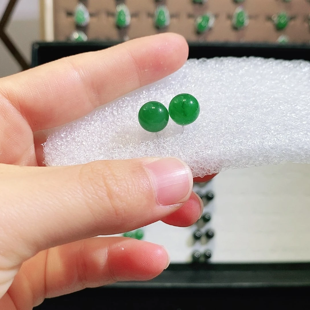 石英质玉未镶嵌耳钉@***