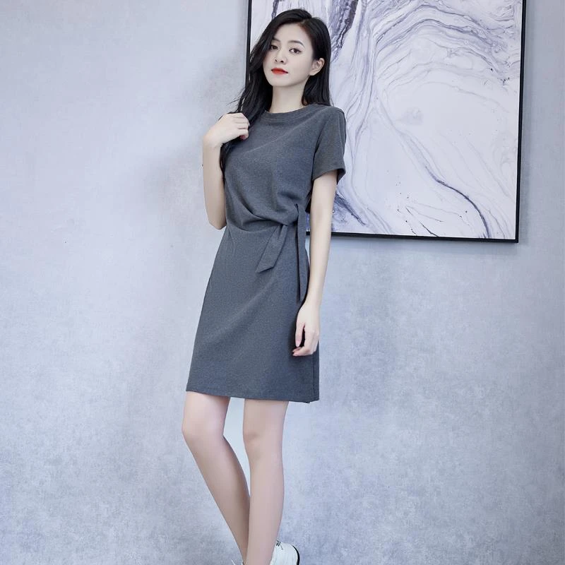 2024年夏季新款连衣裙女收腰显瘦修身气质小众网红洋气炸街女装