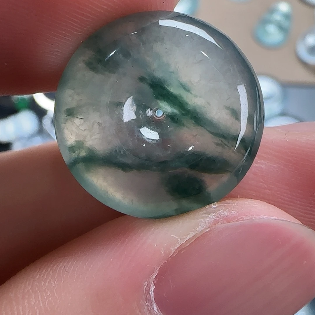 翡翠未镶嵌颈饰