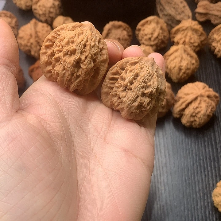 文玩核桃吊坠37盘龙虎头