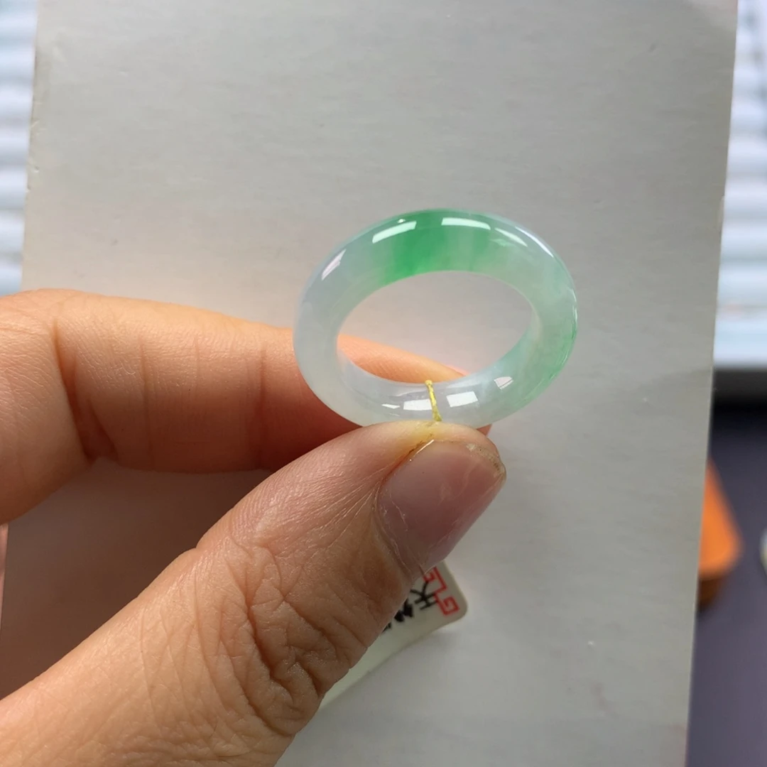 翡翠未镶嵌戒圈13号