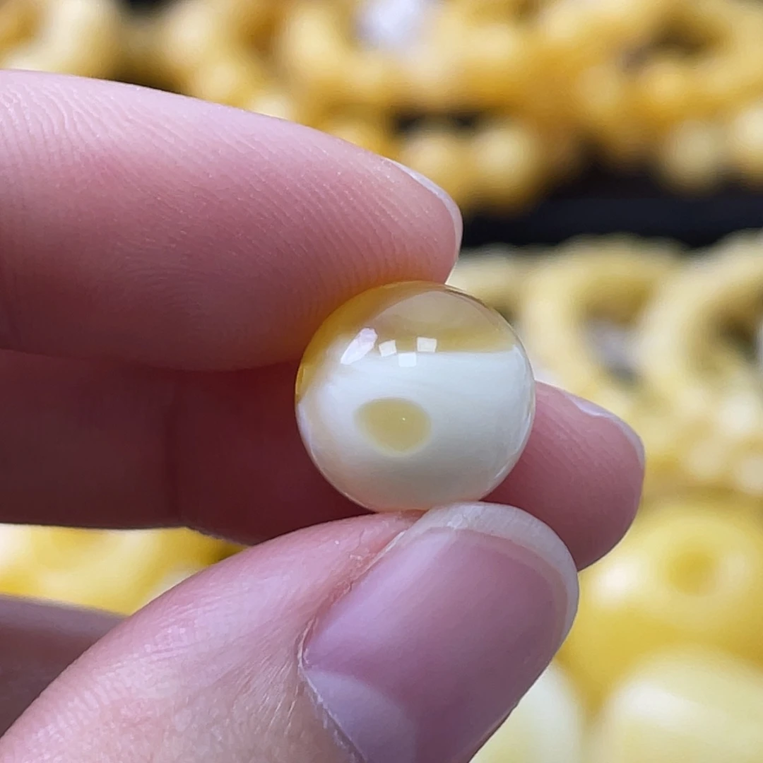 蜜蜡未镶嵌珠宝奇石11.7mm金漆白半山水妖花 瑕