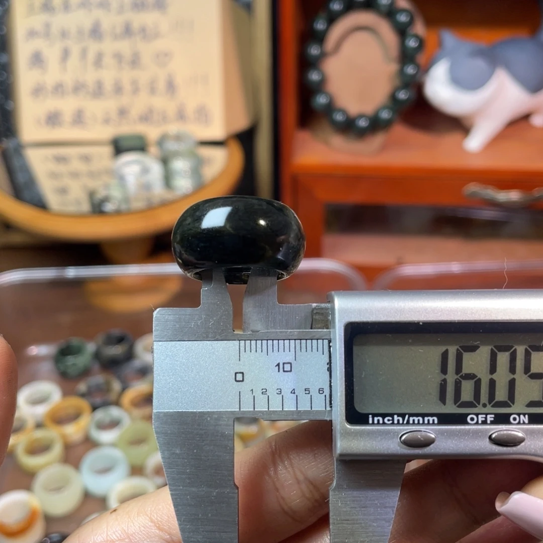 有***花未镶嵌岫玉戒指108-16.0