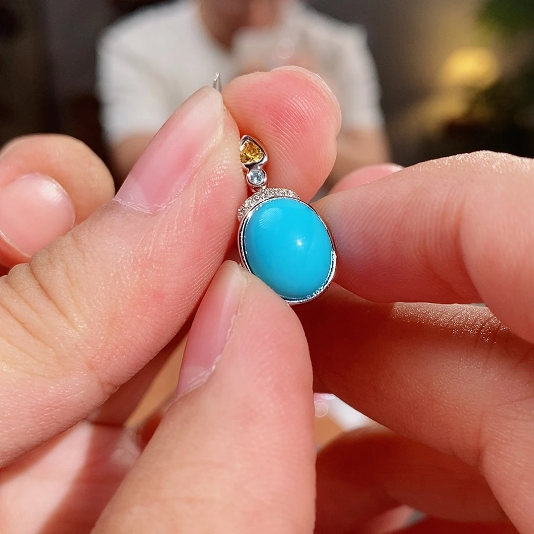 绿松石铂Pt950镶嵌吊坠(不含链)原矿睡美人高瓷天空蓝3.99ct