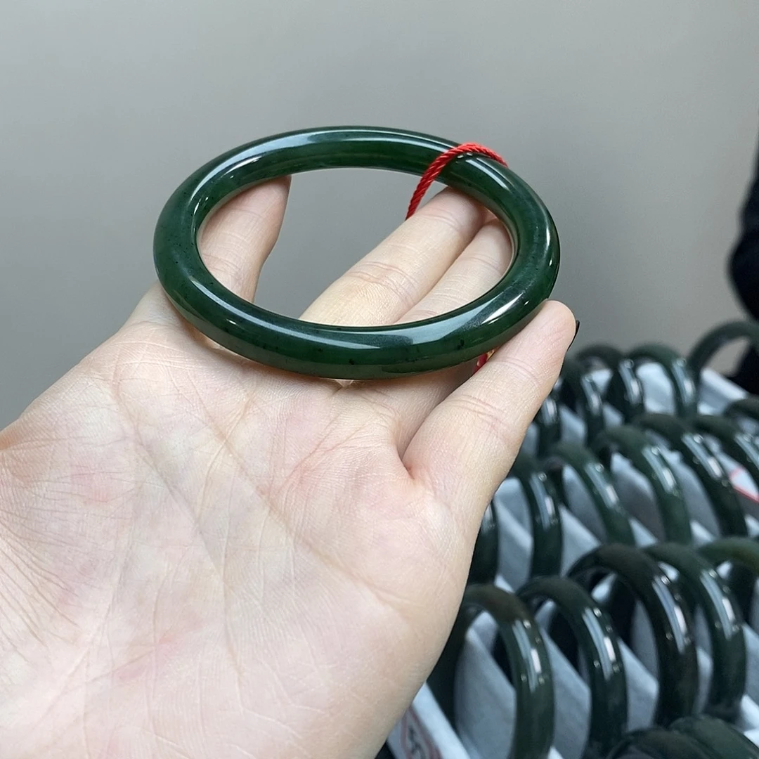 老***玩未镶嵌手镯和田玉（碧玉）