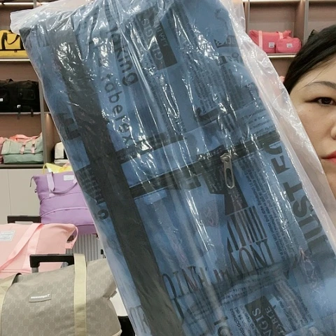 【闪购商品】小牛皮（革）大容量被子包