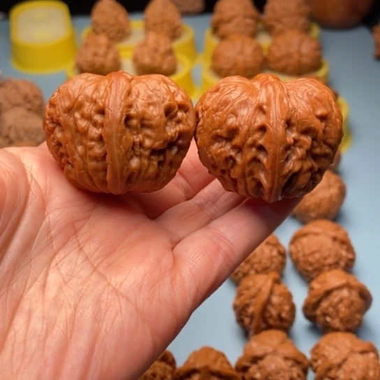 文玩核桃吊坠元宝精对 42