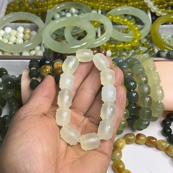 合金蛇纹石玉颈饰