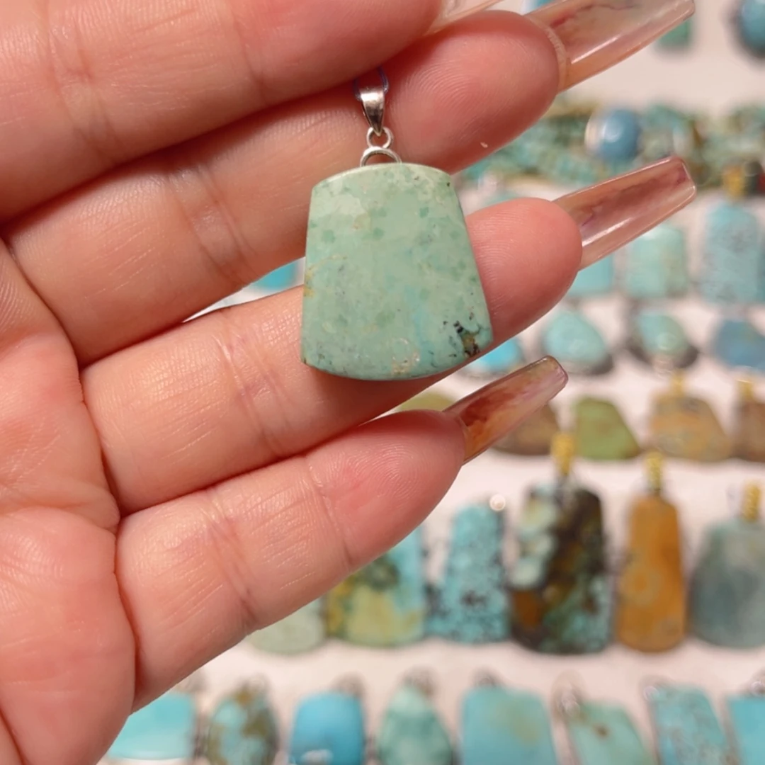 【闪购商品】未镶嵌绿松石珠宝奇石